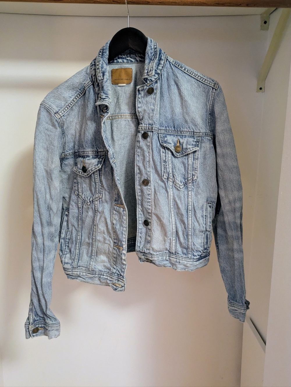 American Eagle Light Blue Wash Denim Jacket Size M